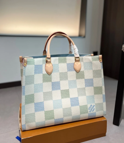 Lv bag Size 25*20cm photo review